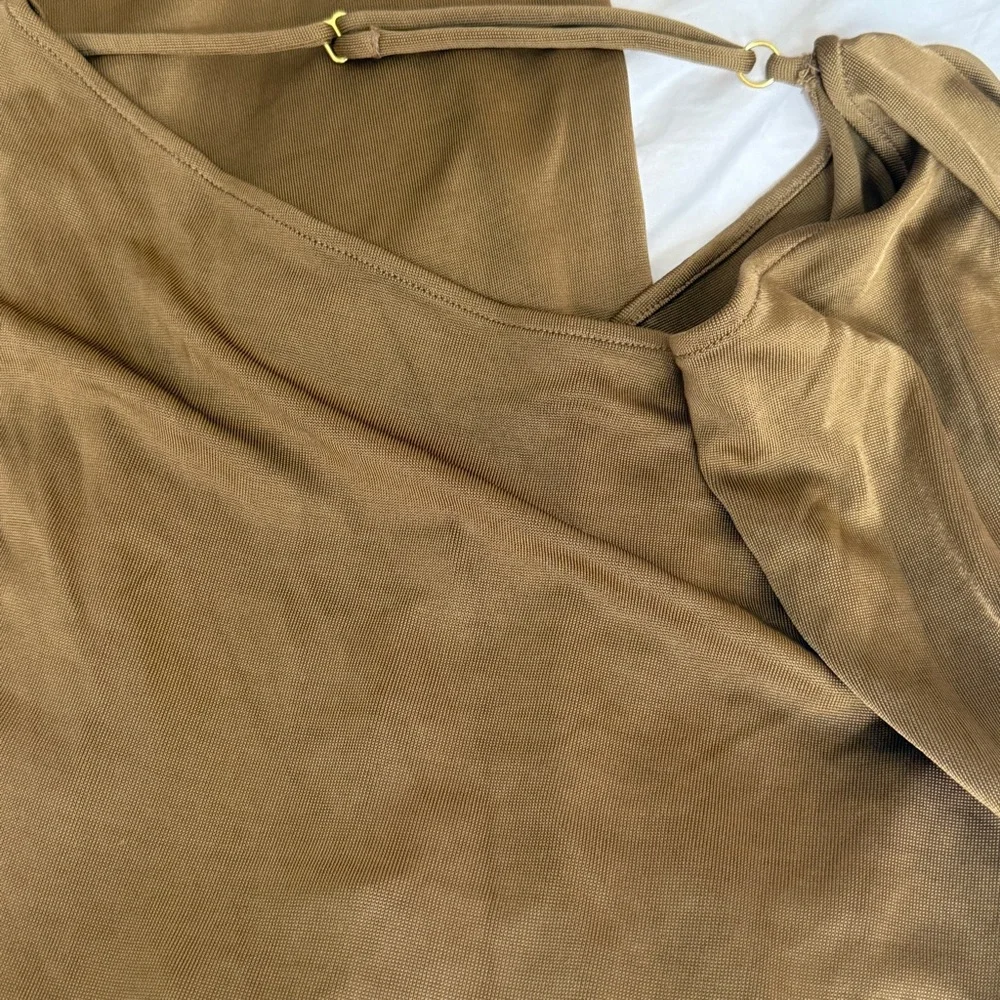 Asta resort chloe dress in gold size Medium! Seen on alix Earle - Picture 7 of 12